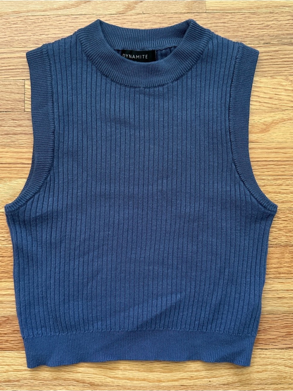 Dynamite Ribbed Sleeveless Crop Top - Picture 3 of 5
